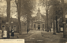 602953 Gezicht op de R.K.-kerk St. Petrus' Banden (Kerkplein 5) te Rijsenburg.N.B. De gemeente Driebergen en Rijsenburg ...